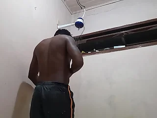 Barriga pelada de cimento. May 25, 2024